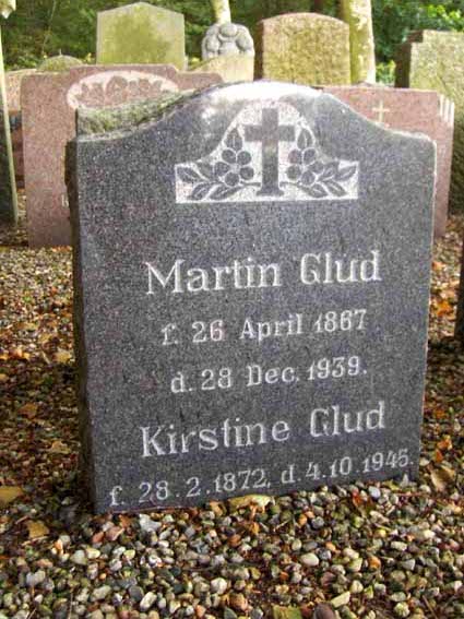 Martin Laursen
1867 - 1939  (72 år)

Sofie Kirstine Pedersen
1872 - 1945  (73 år)