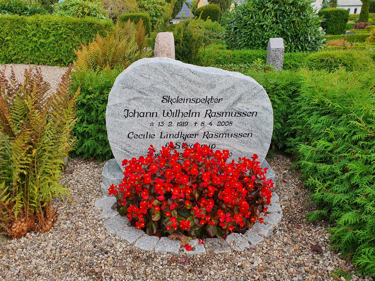 Johann Wilhelm Rasmussen 1919-2008
Cecilie Lindkjær Straarup 1922-2020