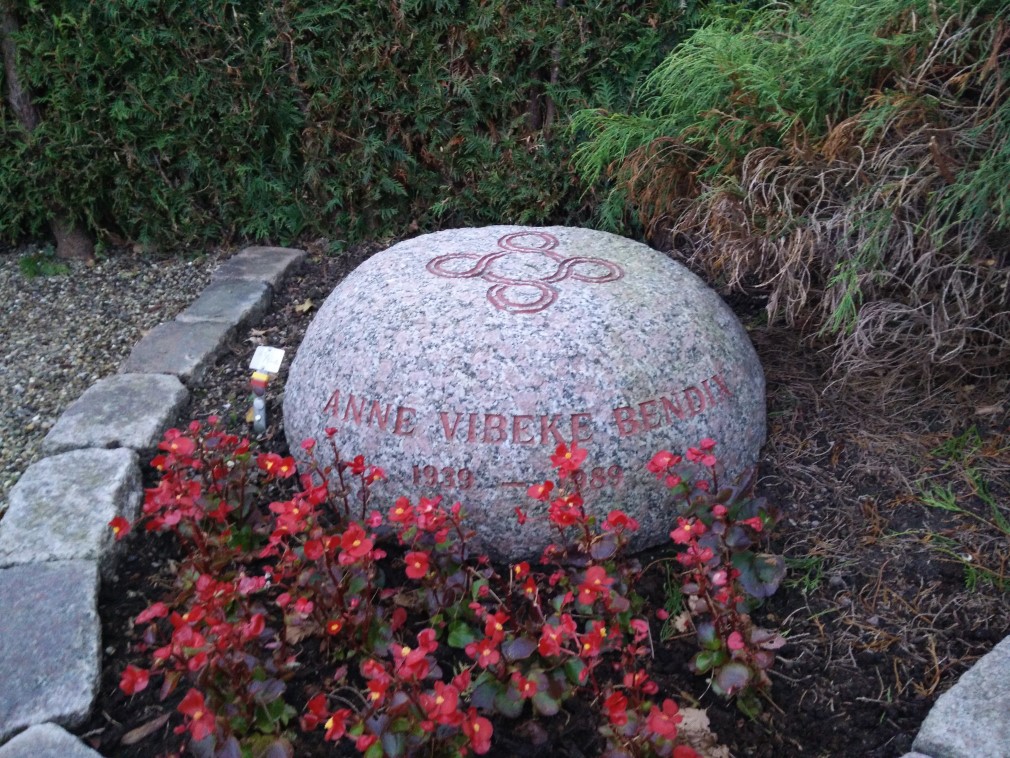Anne Vibeke Simonsen 1939-1989.