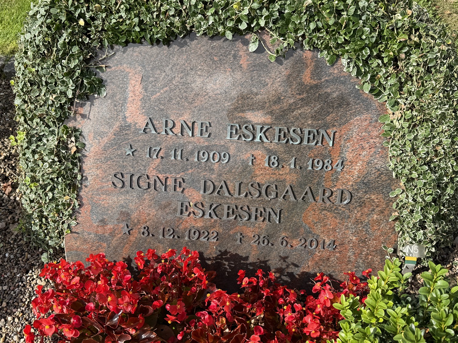 Arne Eskesen 1909-1984 og Signe Dalsgaard 1922-2014.