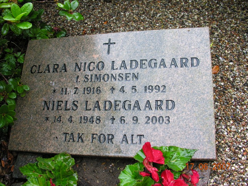 Niels Ladegaard 1948-2003 og Clare Nicoline Simonsen 1916-1992