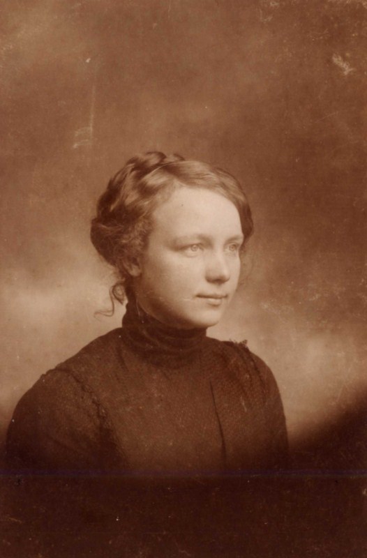Mette Skov ca. 1911