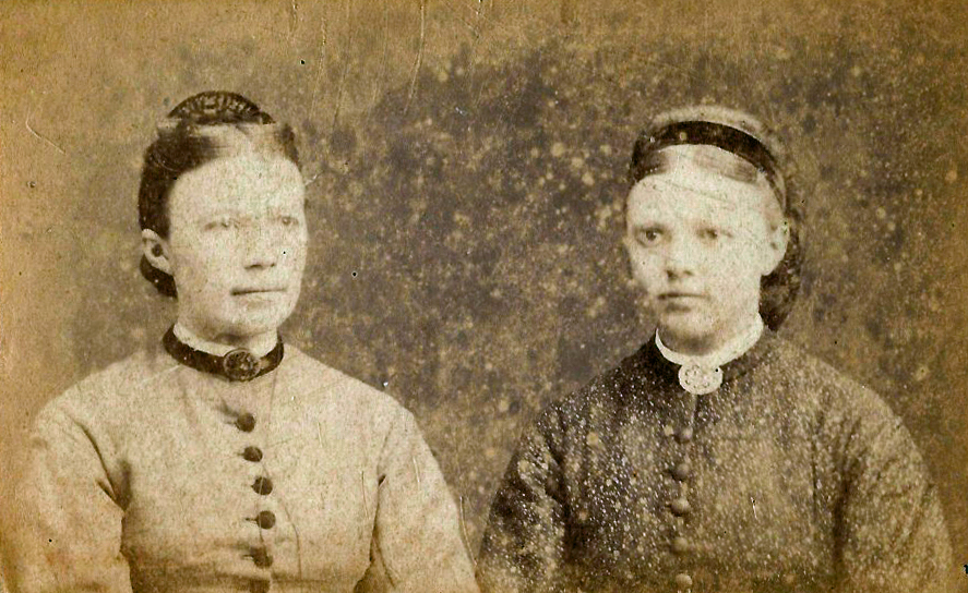 Else Cathrine Simonsen og Anne Marie Simonsen.
