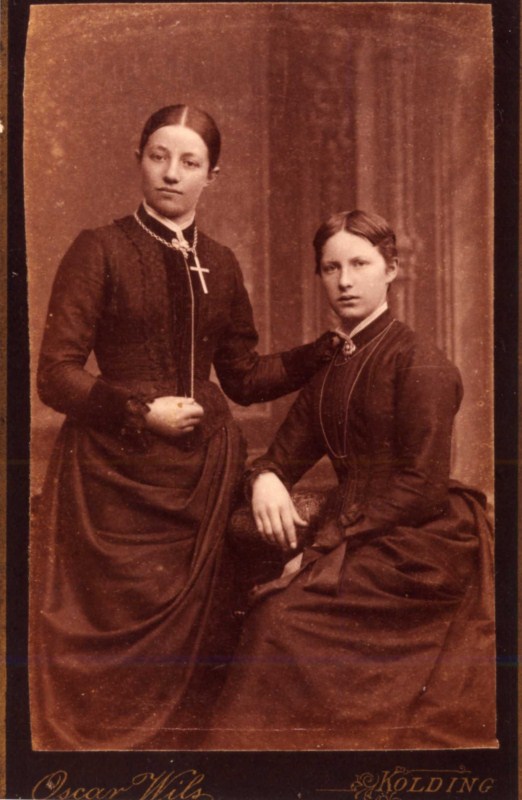  Karoline Juliane Legardt og Mette Legardt ca. 1886
