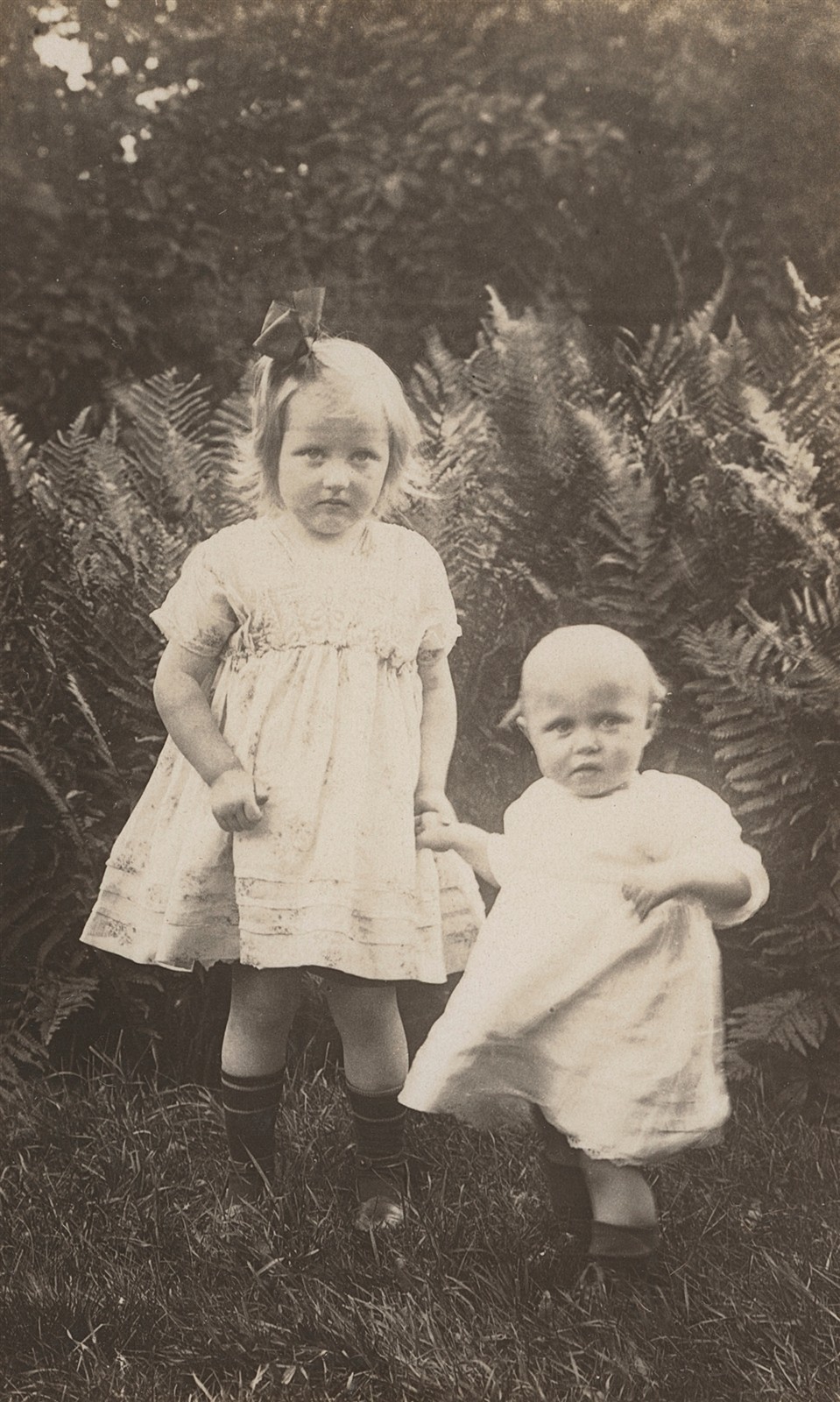 Ingrid og Karen Straarup - 1924.