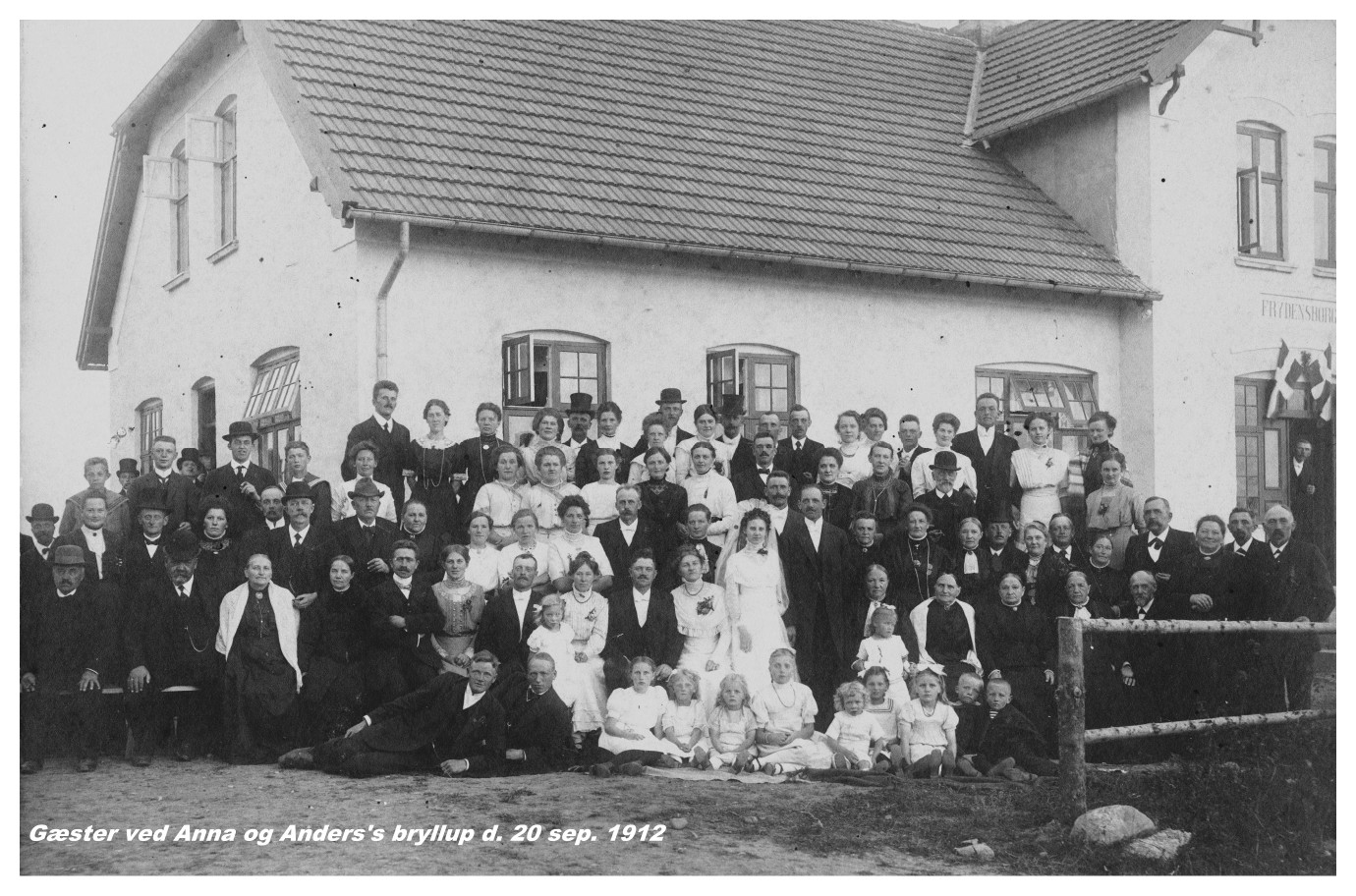 Bryllupsgæsterne ved Anna Nielsen og Anders S. Straarup's bryllup d. 20 sep. 1912.