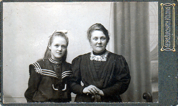 Helen Hobbs Clay og Marie Magdalene, December 1906.
