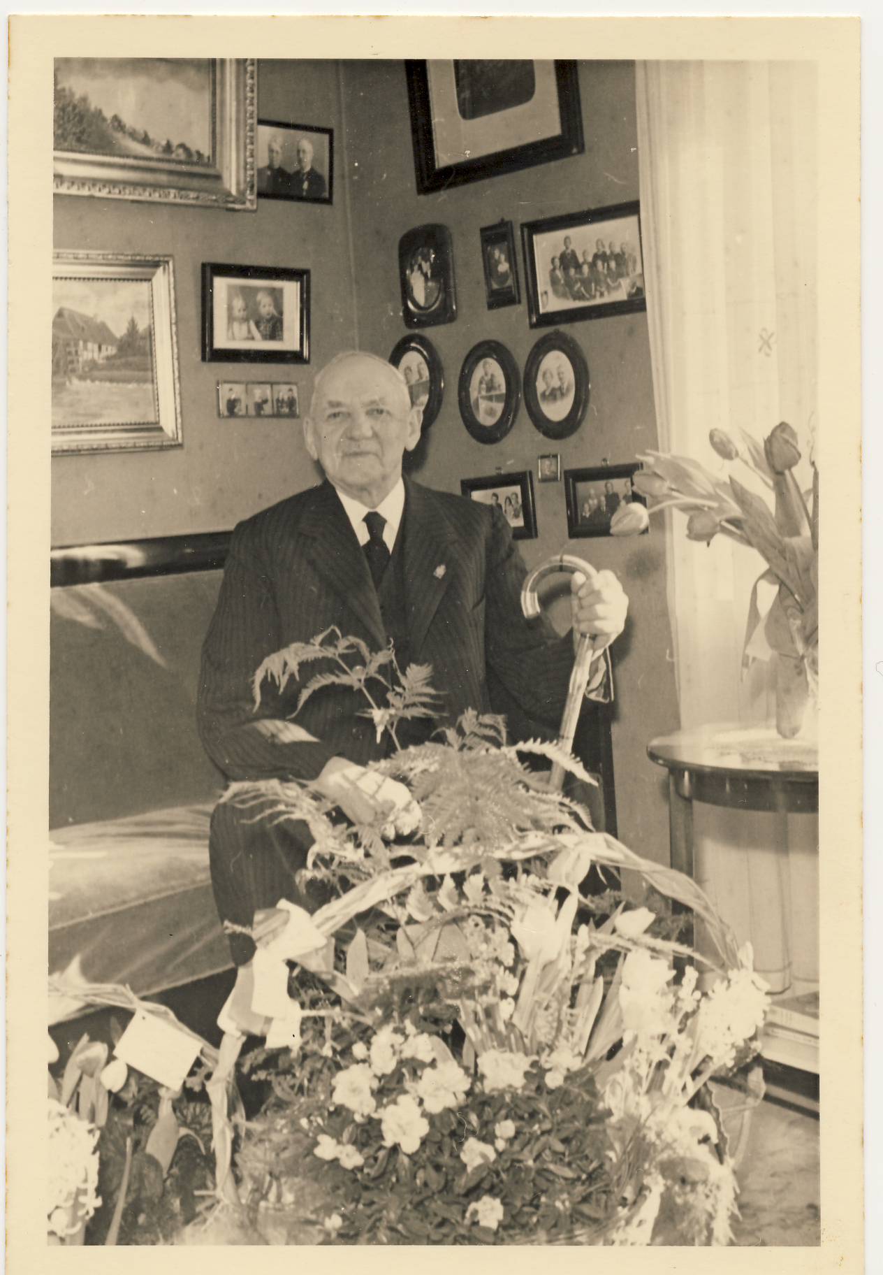 Anders S. Straarup fylder 80 år, 26 Februar 1957.