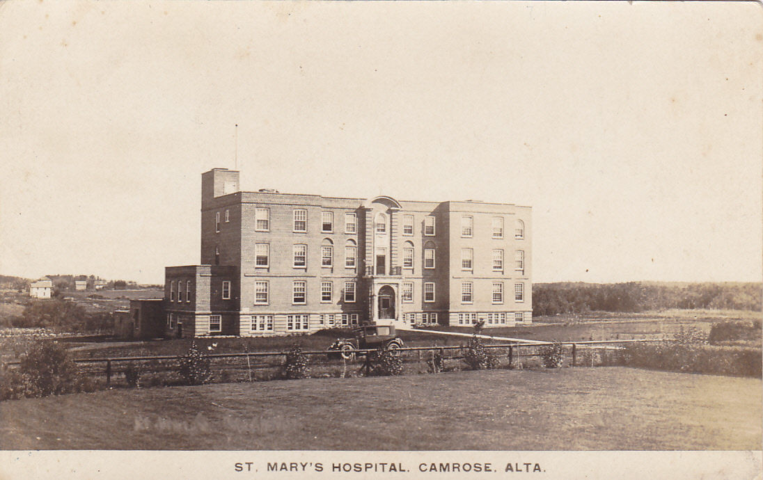 Asbjørn blev født på St Mary's Hospital i Camrose, Alberta, Canada.